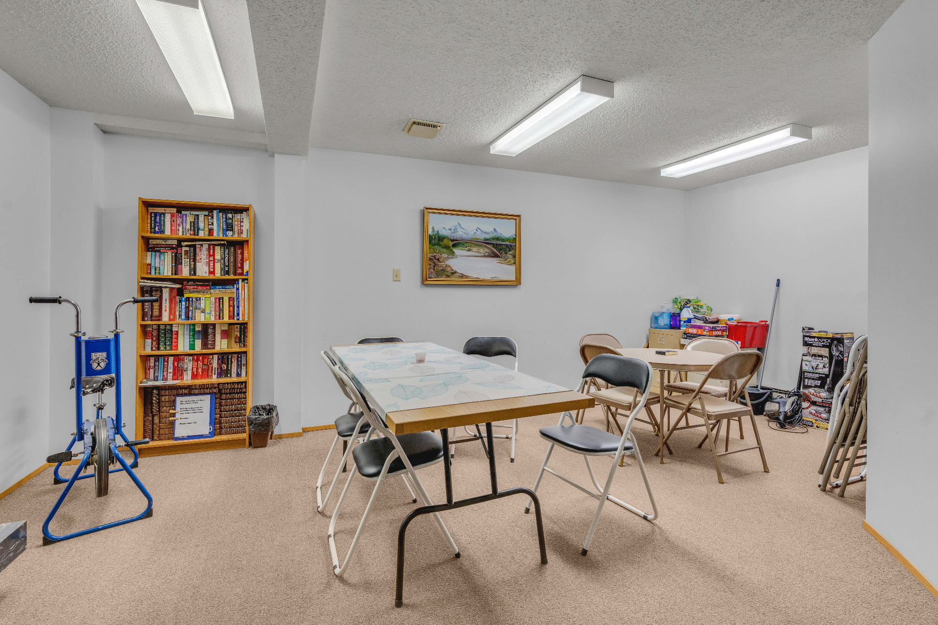 8街Superstore两房电梯公寓出售,带地下车库——林与唐地产 - 9